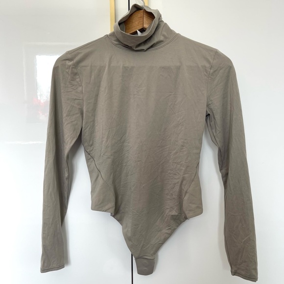 Lululemon Wundermost Ultra-Soft Nulu Turtleneck Bodysuit - Picture 2 of 5